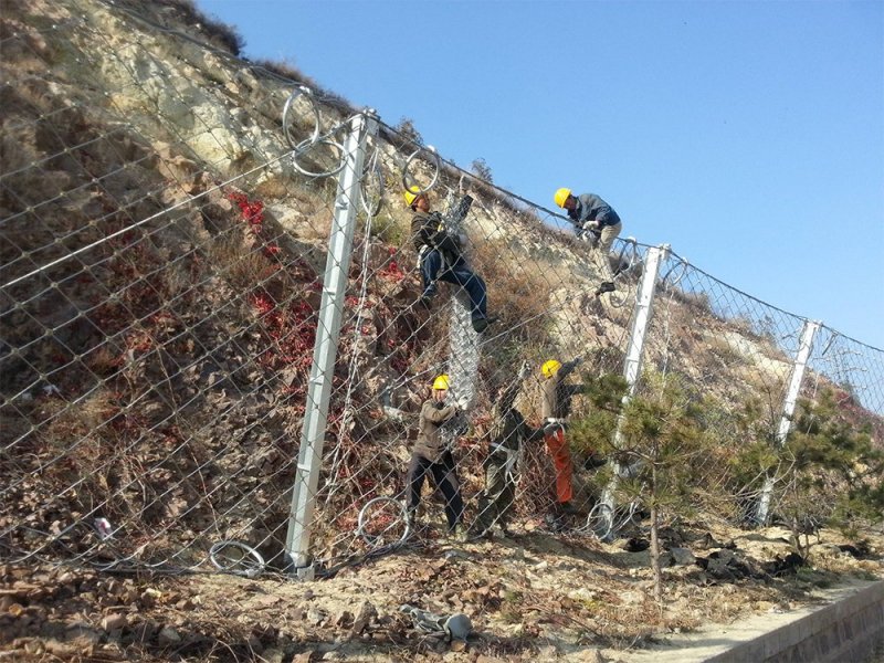 山體滑坡防護網(wǎng)