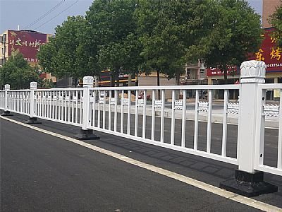 蓮花道路護欄